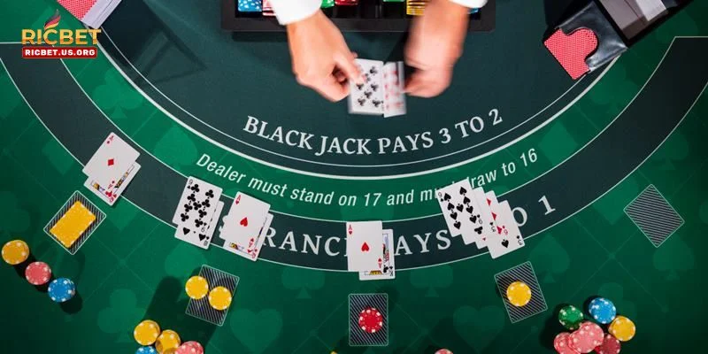 Bài Xì Dách RICBET: Game Bài Lá Đỉnh Cao, Thưởng Tiền Triệu 2 Luật cược bài xì dách đơn giản và dễ hiểu tại RICBET.